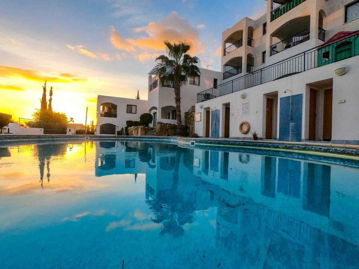 Ron'S Pergola Apartment Paphos Exterior foto